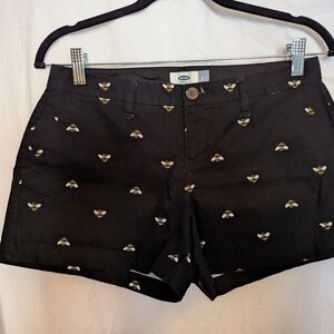 Old Navy black with bees‎ shorts, size 2